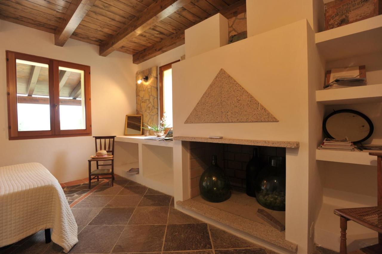 Lierus B&B Gonnosfanàdiga Extérieur photo