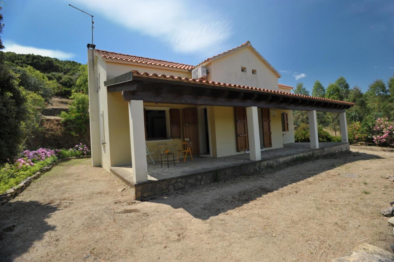 Lierus B&B Gonnosfanàdiga Extérieur photo